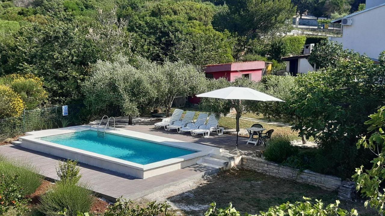 Villa Domus Maria With Swimming Pool And Free Parking Banjole Esterno foto